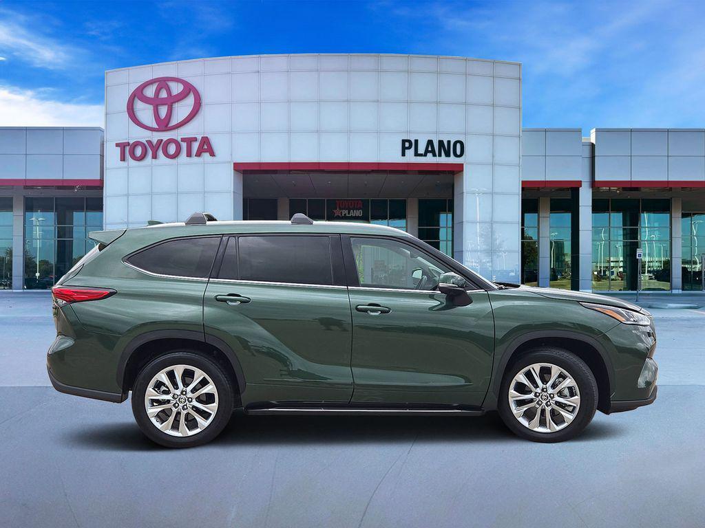 used 2023 Toyota Highlander Hybrid car, priced at $45,871