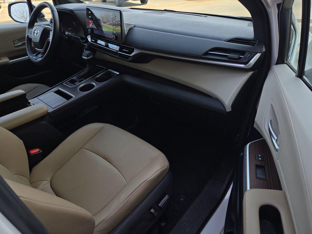 used 2023 Toyota Sienna car, priced at $39,479