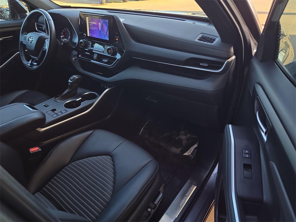 used 2023 Toyota Highlander car, priced at $35,440