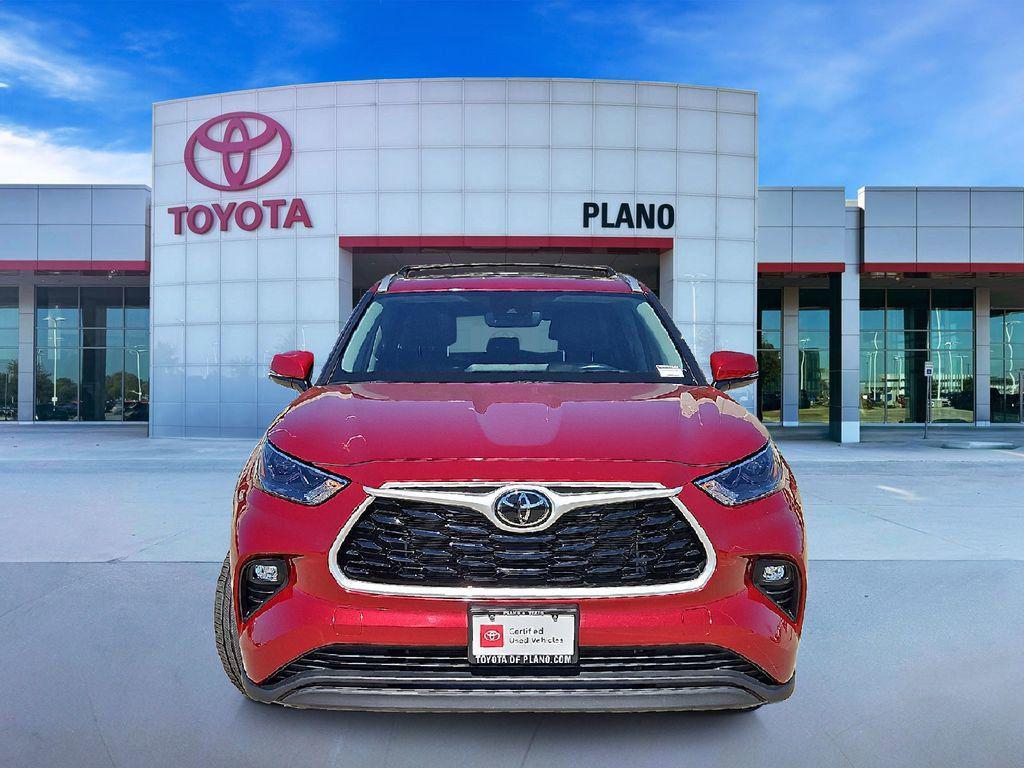 used 2024 Toyota Highlander car, priced at $39,407