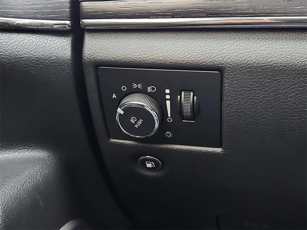 used 2018 Jeep Grand Cherokee car, priced at $21,143