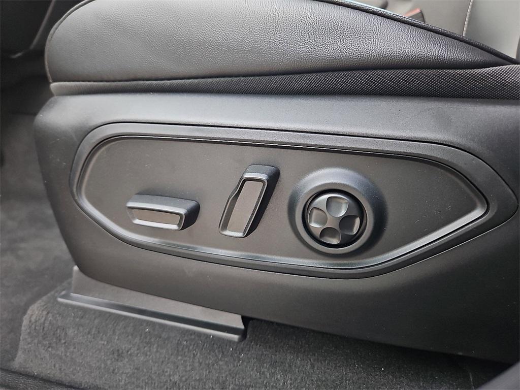 new 2025 Jeep Grand Cherokee car, priced at $51,485