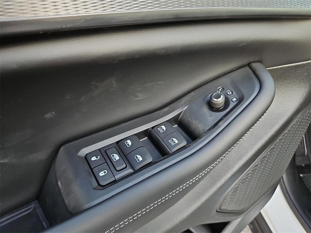 new 2025 Jeep Grand Cherokee car, priced at $39,880