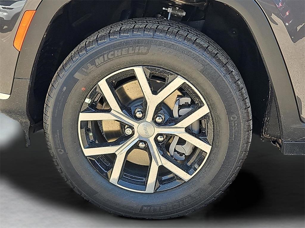 new 2025 Jeep Grand Cherokee L car, priced at $43,495