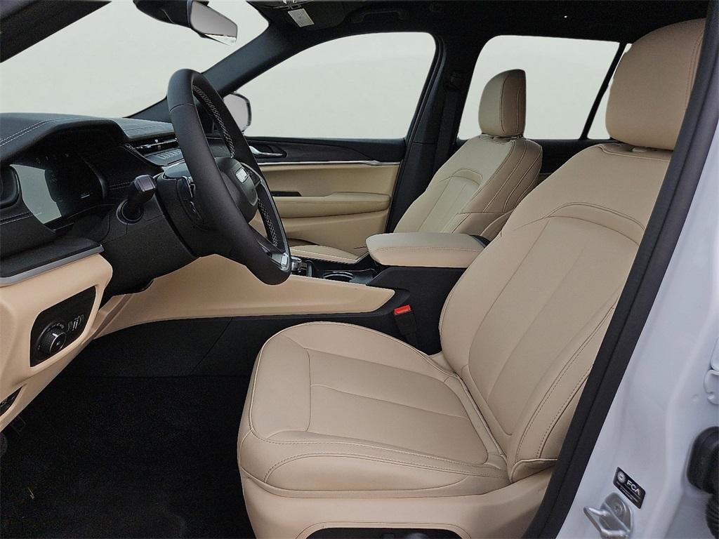 new 2026 Jeep Grand Cherokee car, priced at $46,890