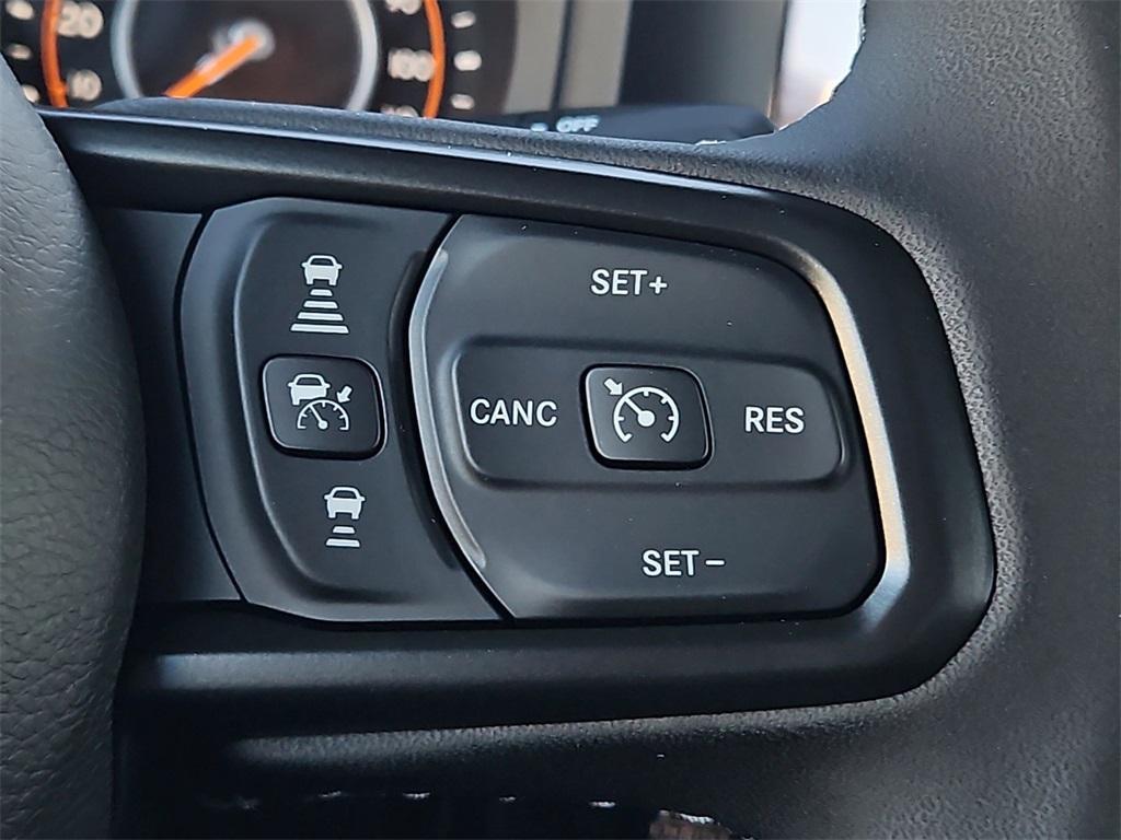 new 2025 Jeep Gladiator car, priced at $51,900