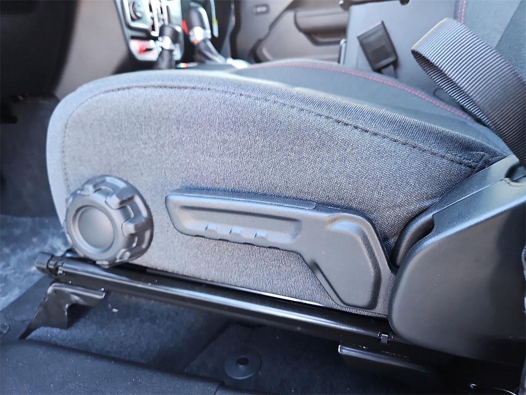 new 2025 Jeep Gladiator car, priced at $51,900