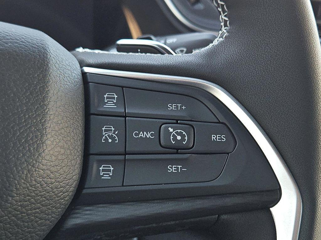 new 2025 Jeep Grand Cherokee car, priced at $38,480
