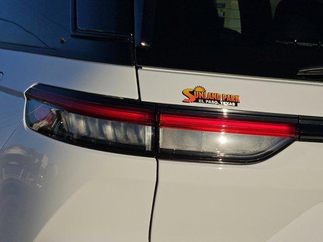 new 2025 Jeep Grand Cherokee car, priced at $49,890