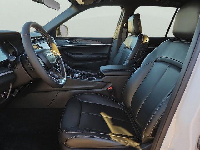 new 2025 Jeep Grand Cherokee car, priced at $49,890