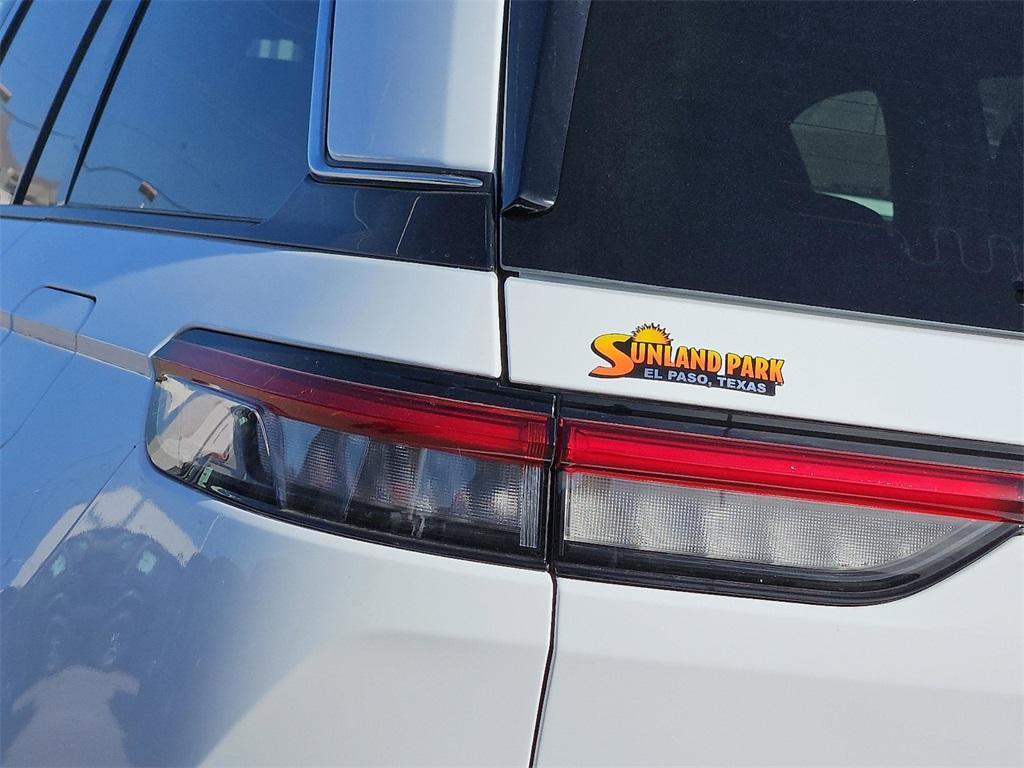 new 2025 Jeep Grand Cherokee car, priced at $41,675