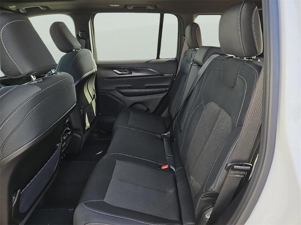 new 2025 Jeep Grand Cherokee car, priced at $41,675