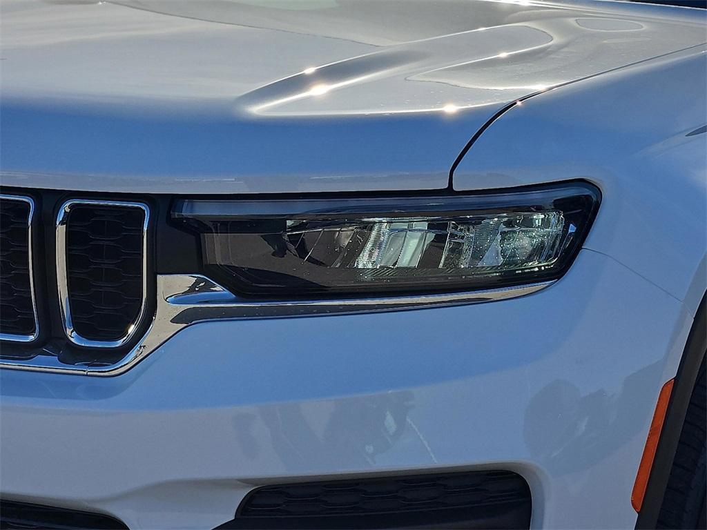 new 2025 Jeep Grand Cherokee car, priced at $41,675