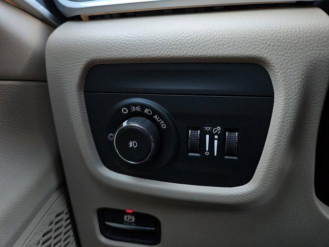 new 2025 Jeep Grand Cherokee car, priced at $46,260