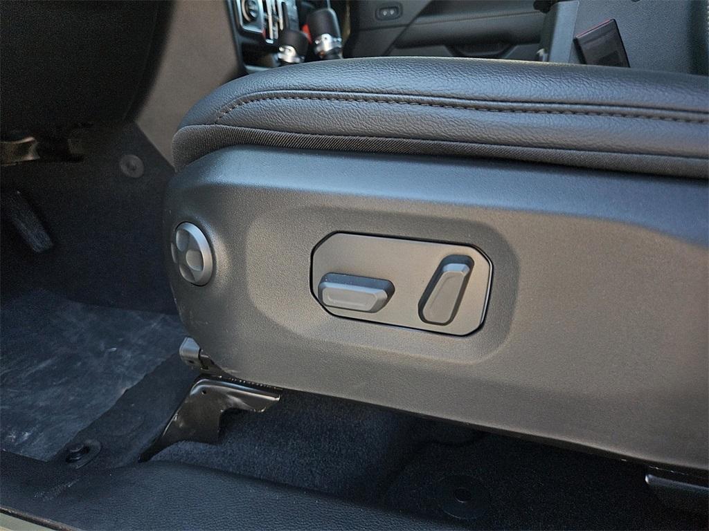 new 2025 Jeep Gladiator car, priced at $46,900