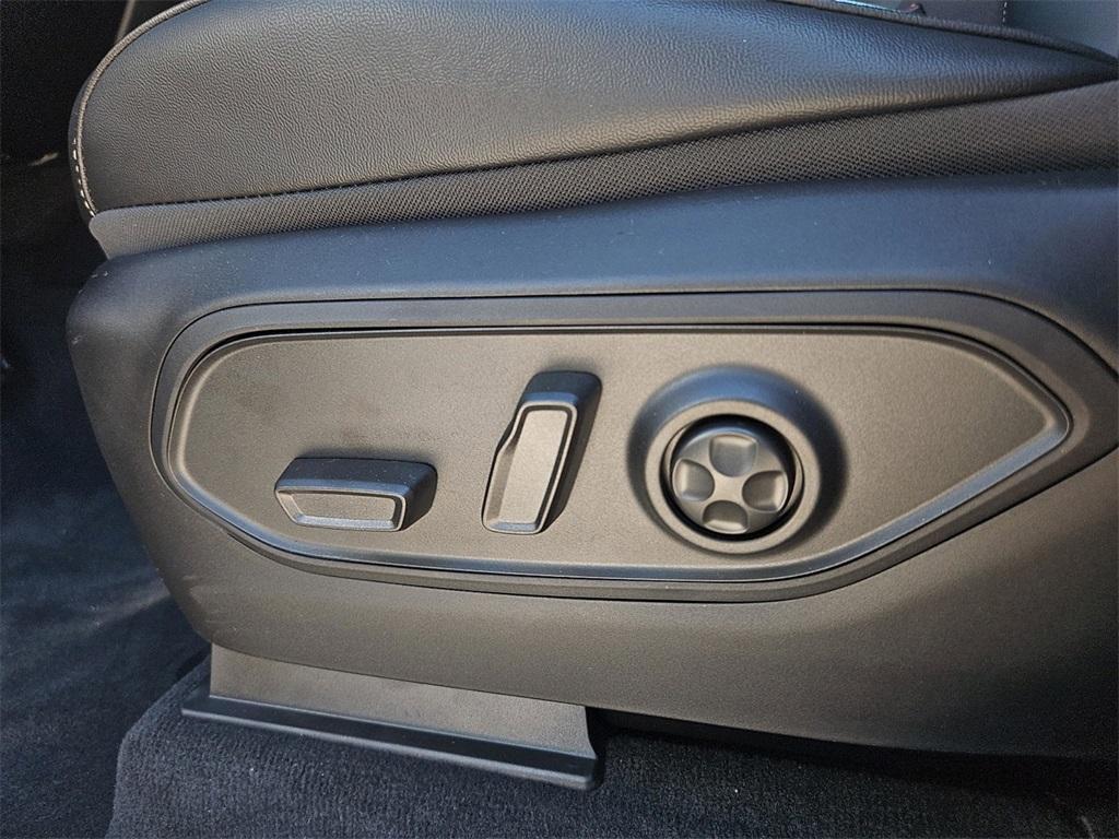 new 2025 Jeep Grand Cherokee car, priced at $49,485