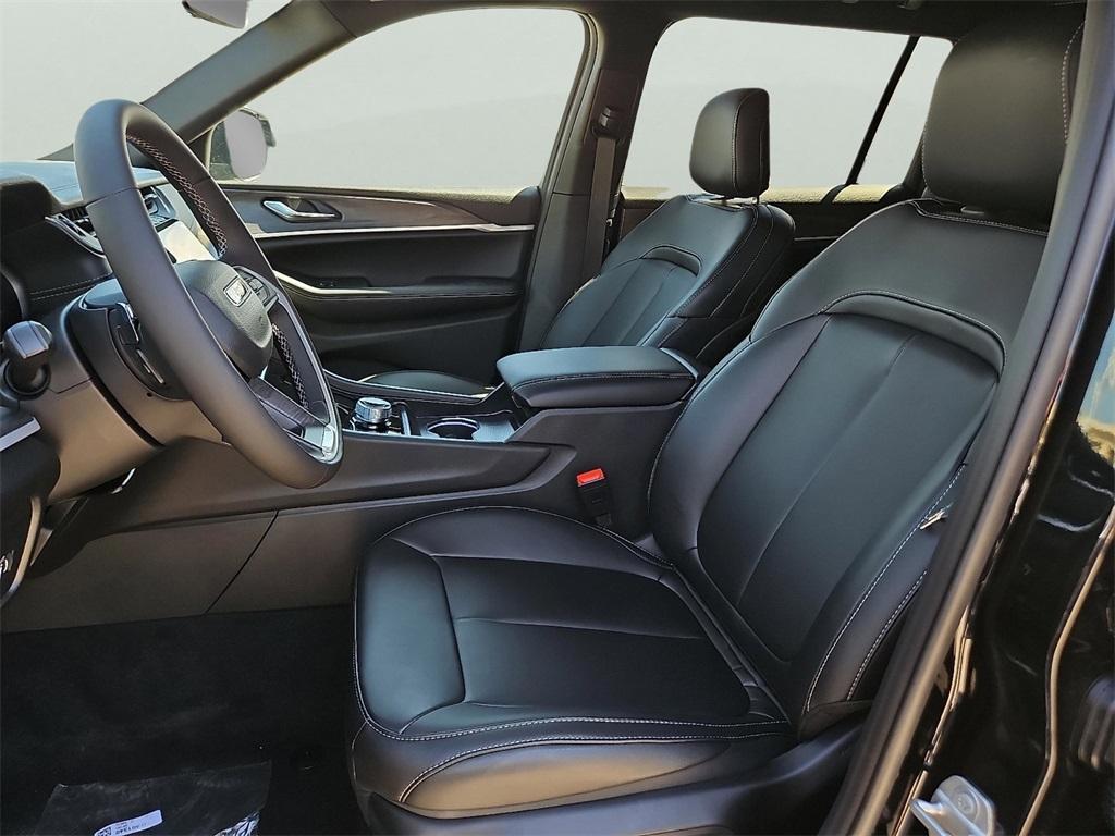 new 2025 Jeep Grand Cherokee L car, priced at $43,995