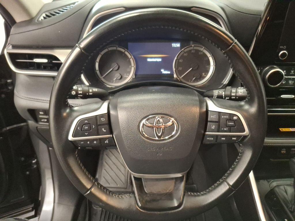 used 2023 Toyota Highlander car, priced at $34,625