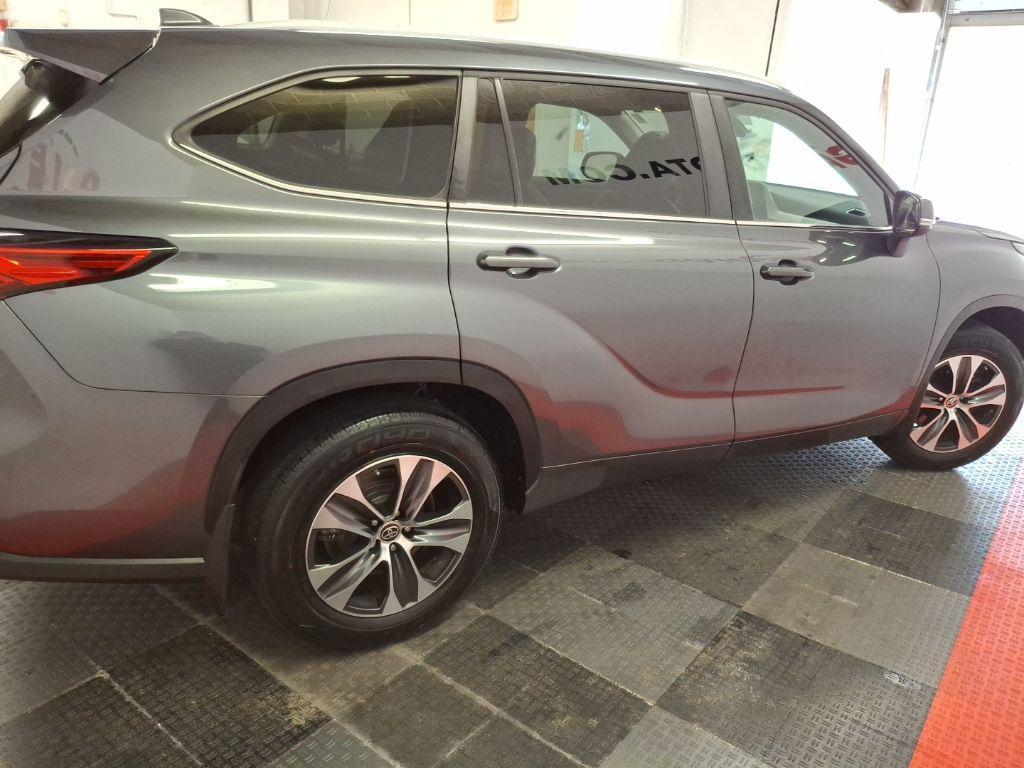 used 2023 Toyota Highlander car, priced at $34,625
