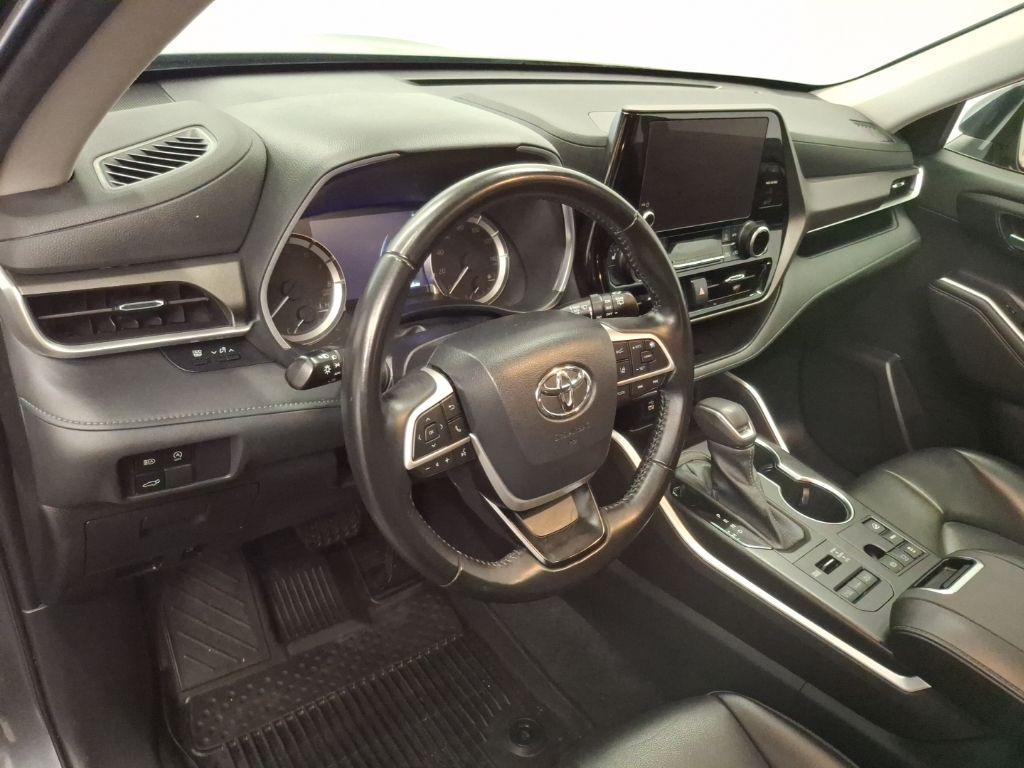 used 2023 Toyota Highlander car, priced at $34,625