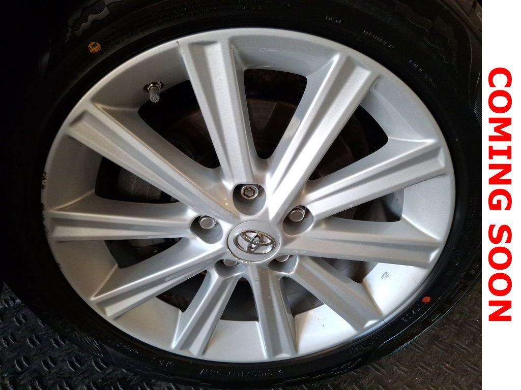 used 2014 Toyota Camry Hybrid car, priced at $12,999