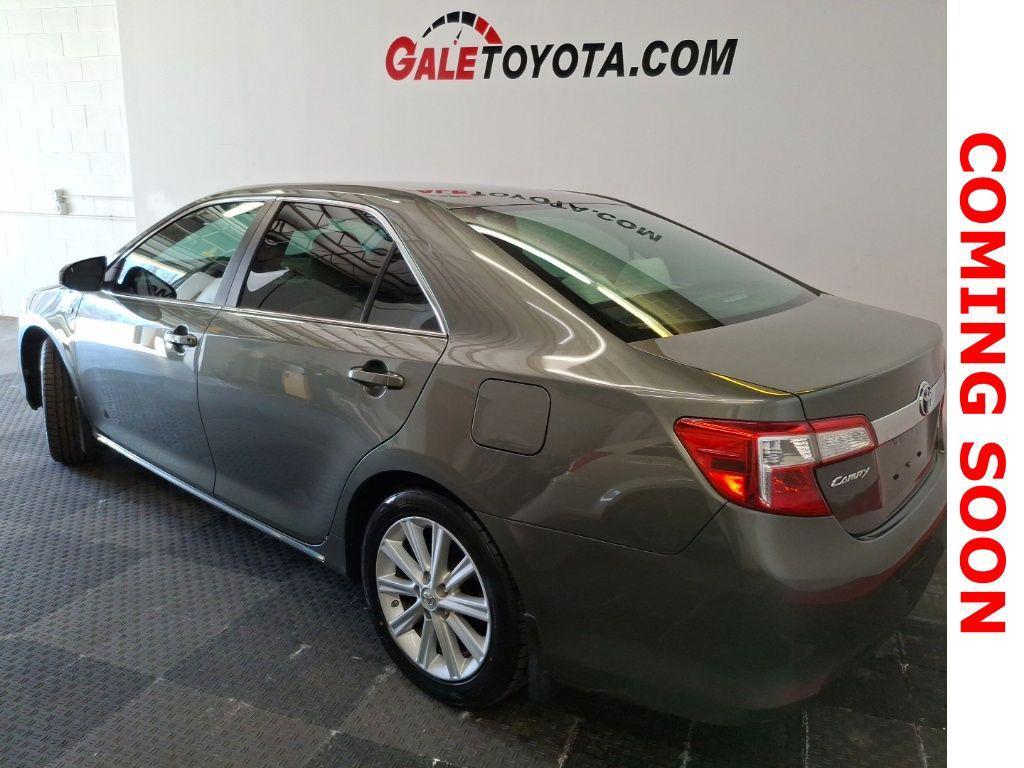 used 2014 Toyota Camry Hybrid car, priced at $12,999