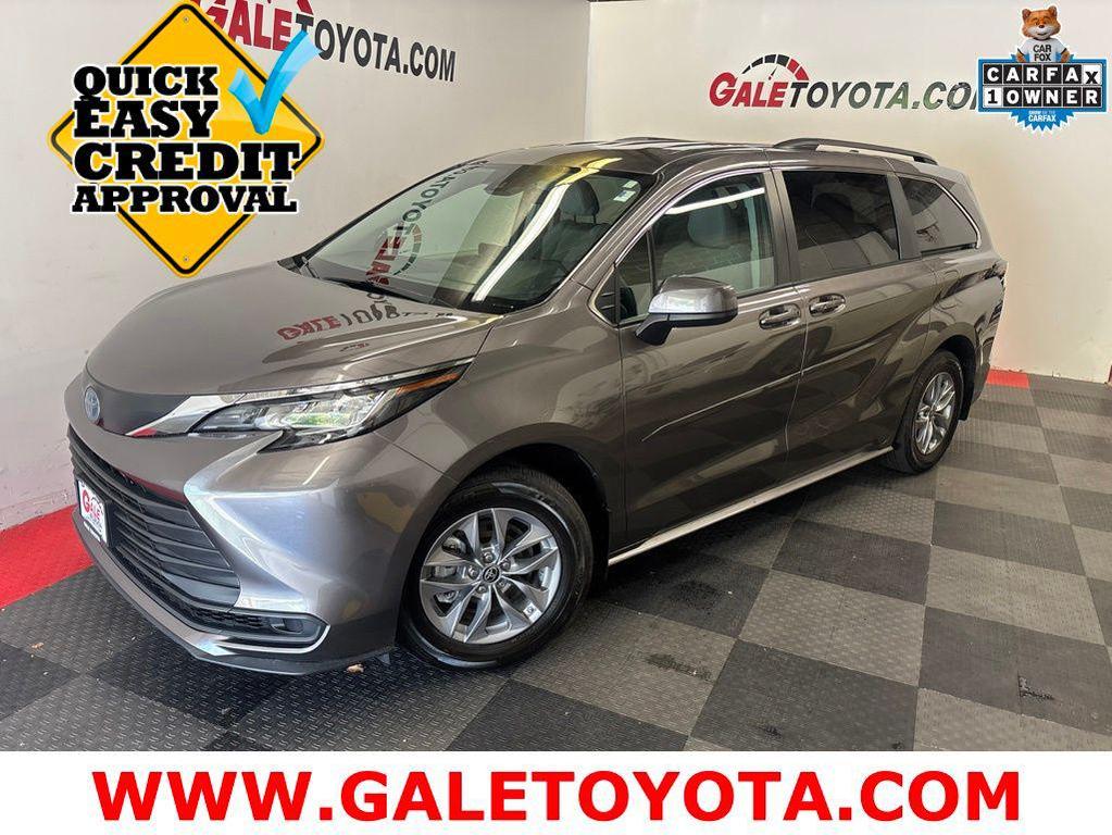 used 2023 Toyota Sienna car, priced at $39,999