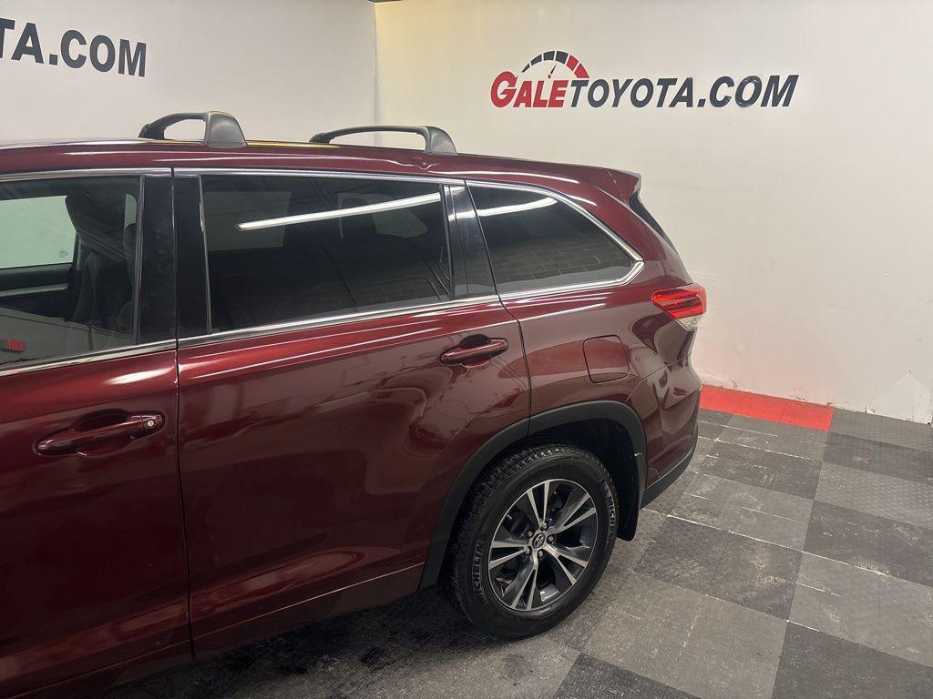 used 2017 Toyota Highlander car, priced at $19,625