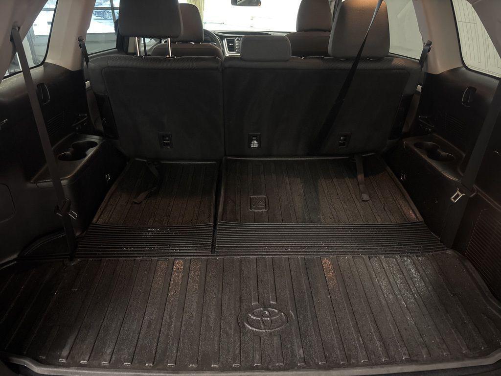 used 2017 Toyota Highlander car, priced at $19,625