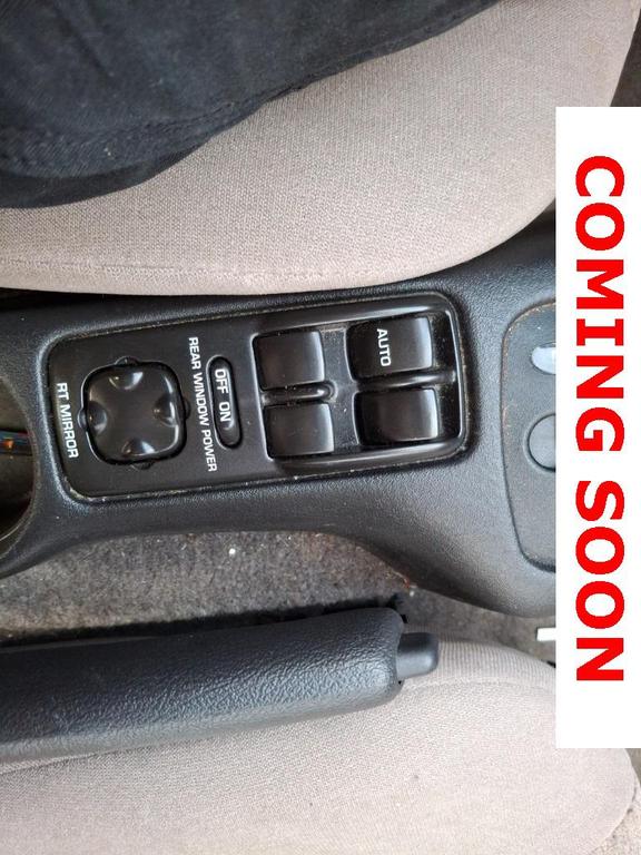 used 1998 Saturn SL car, priced at $5,999