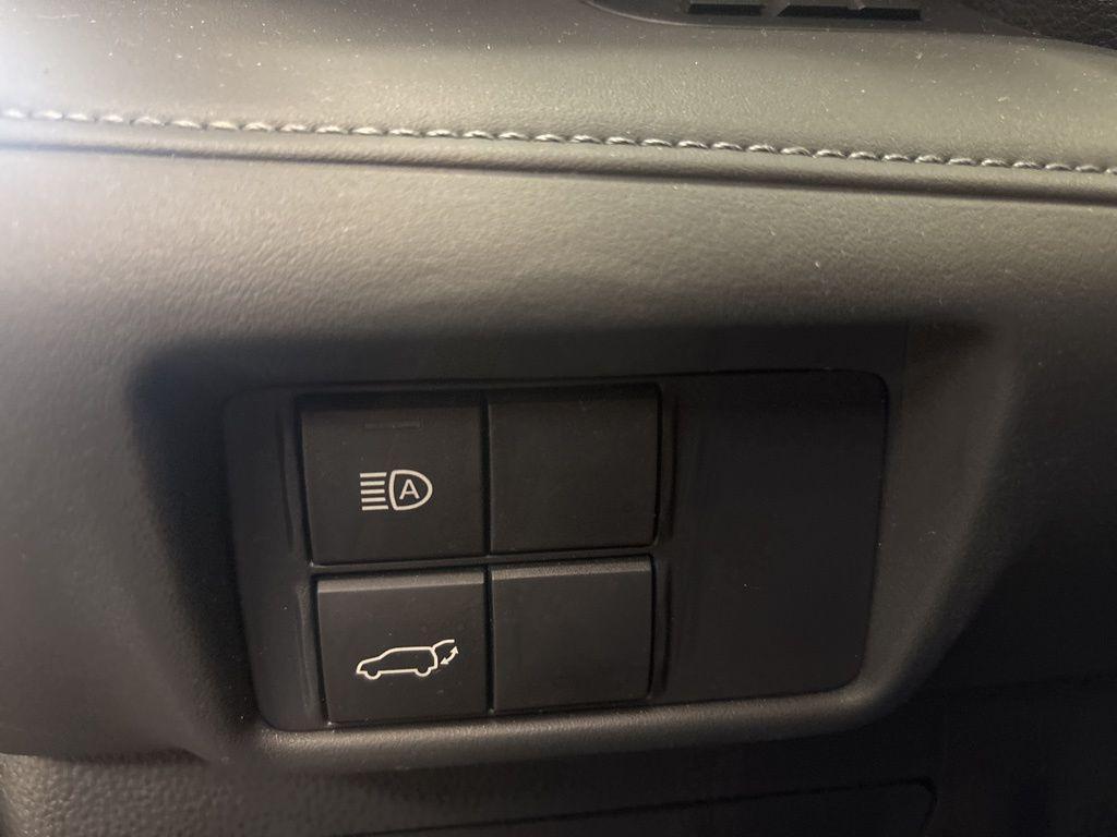 used 2021 Toyota Highlander car, priced at $32,625