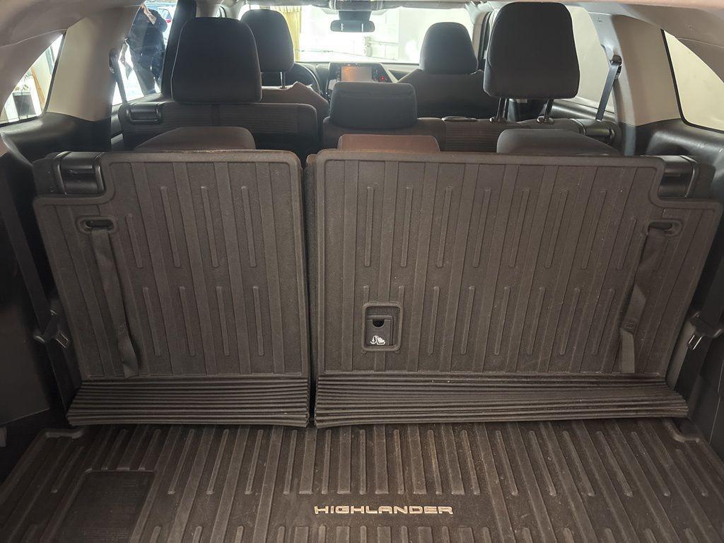 used 2021 Toyota Highlander car, priced at $32,625