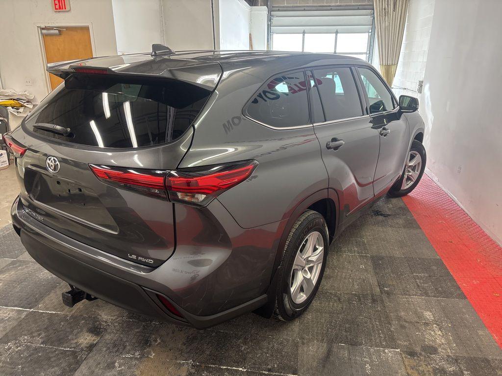 used 2021 Toyota Highlander car, priced at $32,625