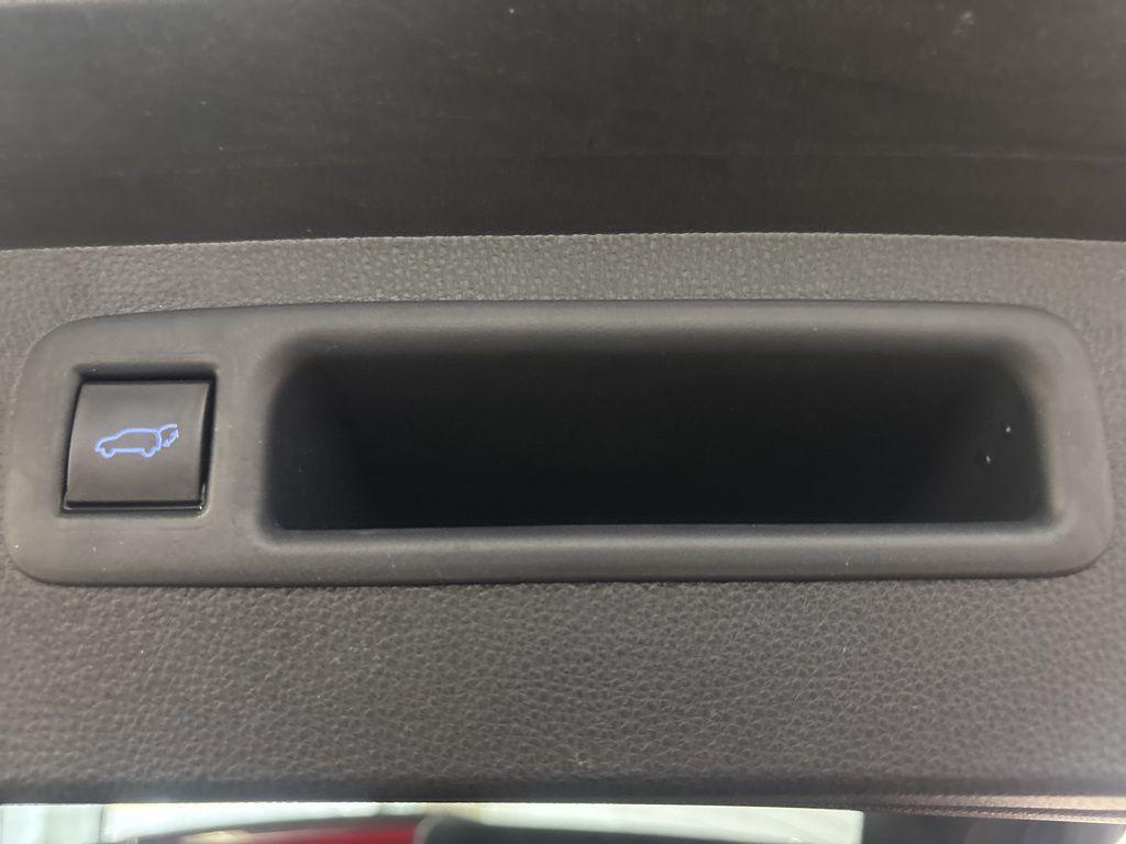 used 2021 Toyota Highlander car, priced at $32,625