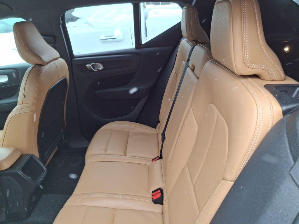 used 2020 Volvo XC40 car, priced at $17,325