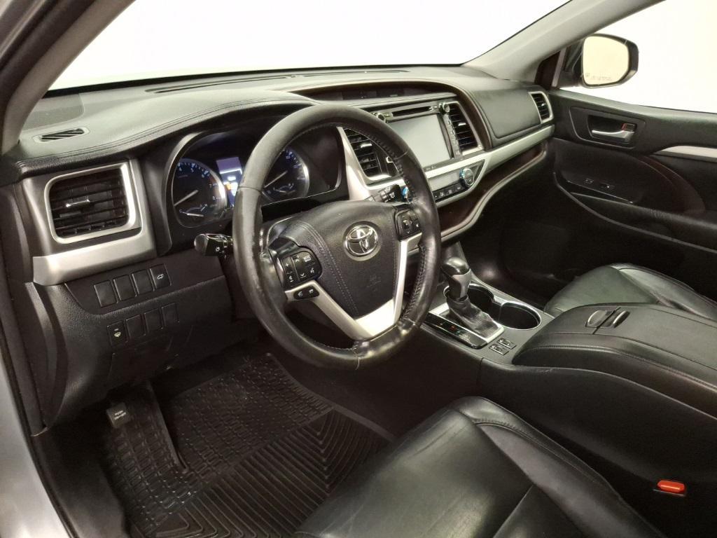 used 2015 Toyota Highlander car, priced at $11,425