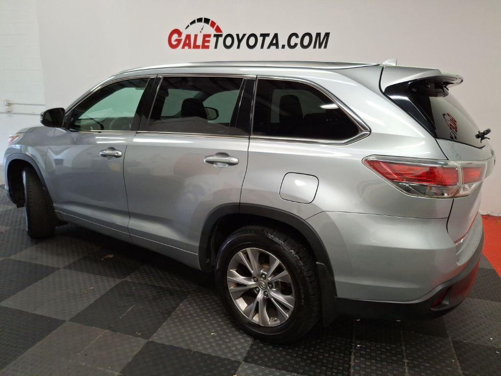 used 2015 Toyota Highlander car, priced at $11,025