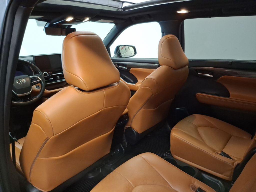 used 2023 Toyota Highlander car, priced at $43,274