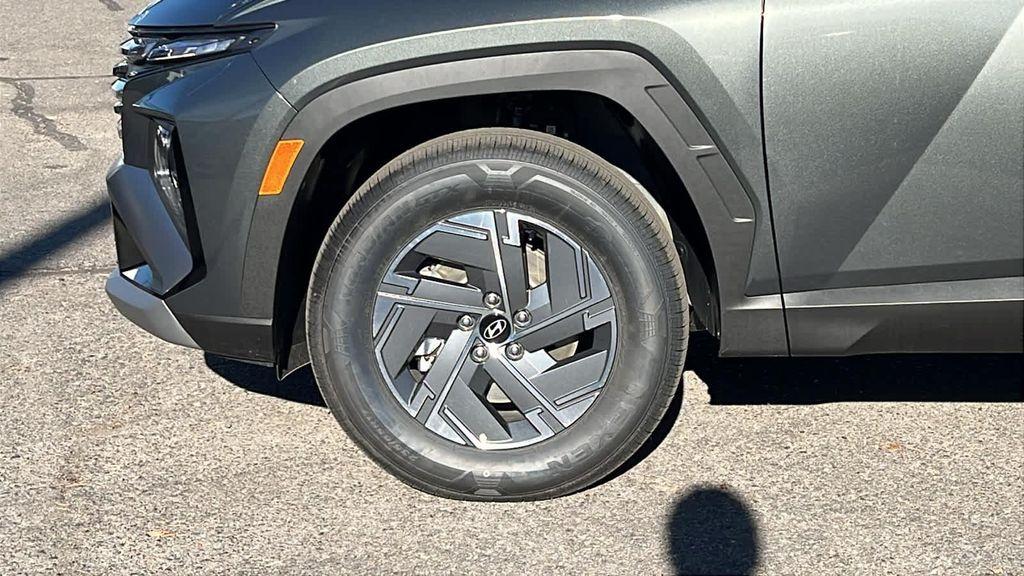 new 2026 Hyundai TUCSON Hybrid car, priced at $34,300