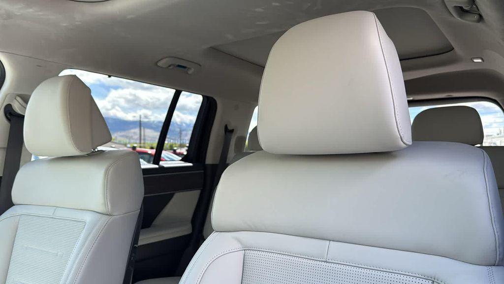 used 2025 Hyundai Santa Fe car, priced at $48,500