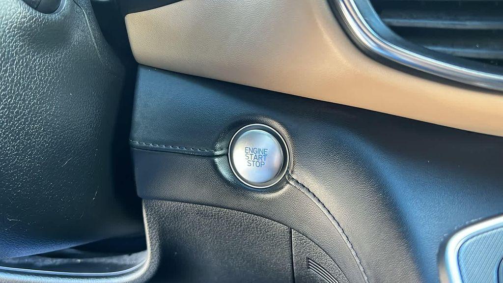 used 2023 Hyundai Santa Fe car, priced at $27,985