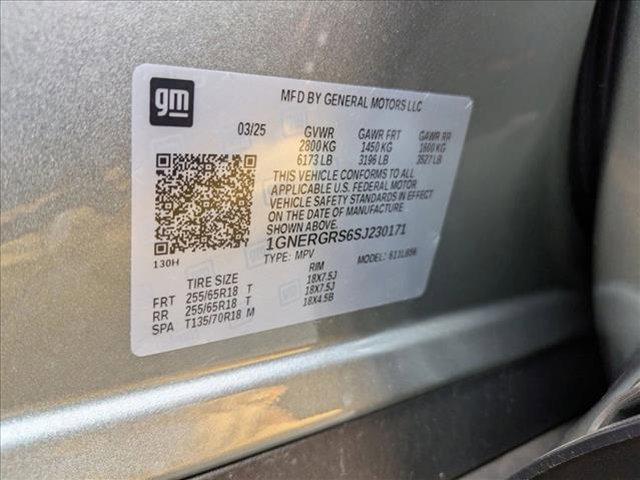 new 2025 Chevrolet Traverse car, priced at $38,300