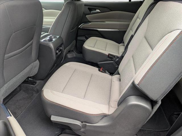 new 2025 Chevrolet Traverse car, priced at $38,300