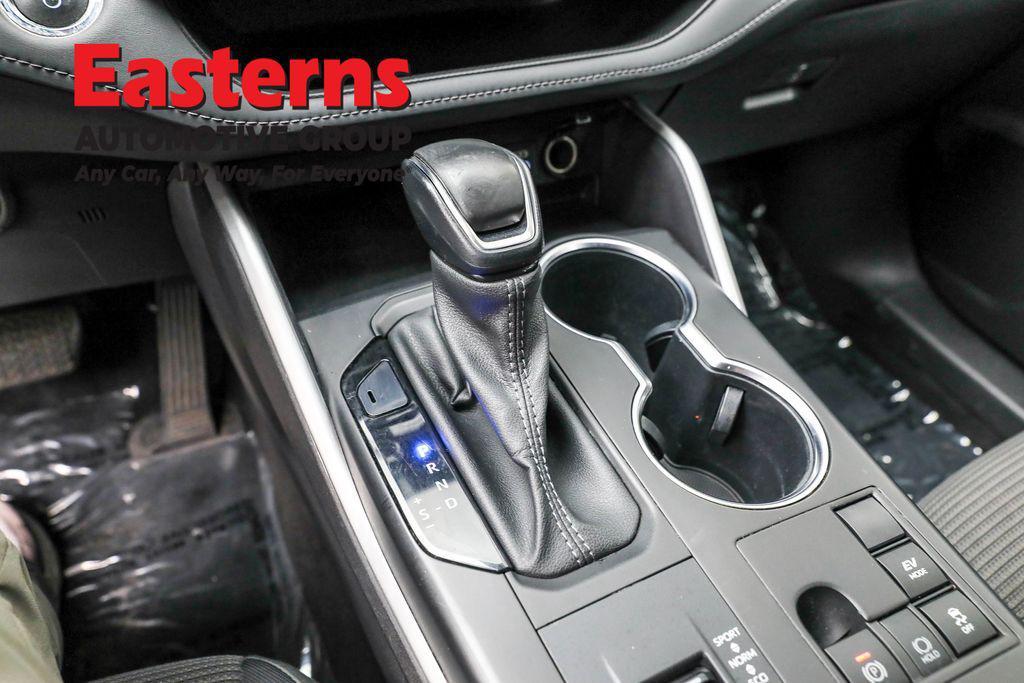 used 2023 Toyota Highlander Hybrid car, priced at $24,950