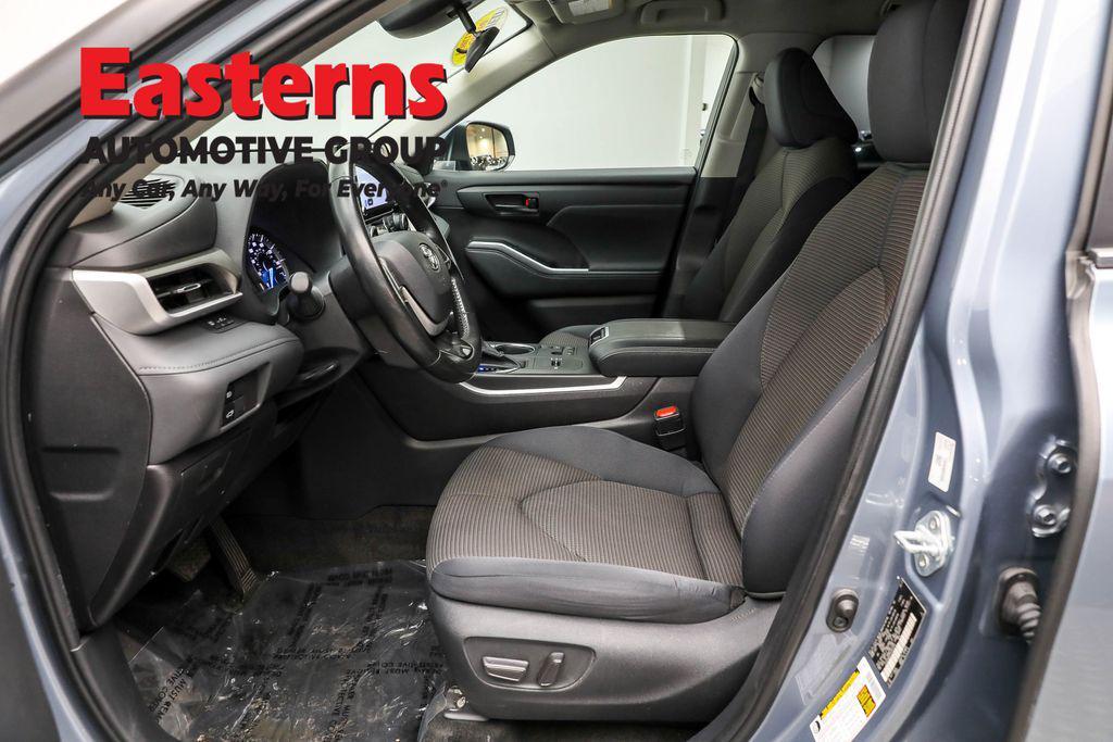 used 2023 Toyota Highlander Hybrid car, priced at $24,950