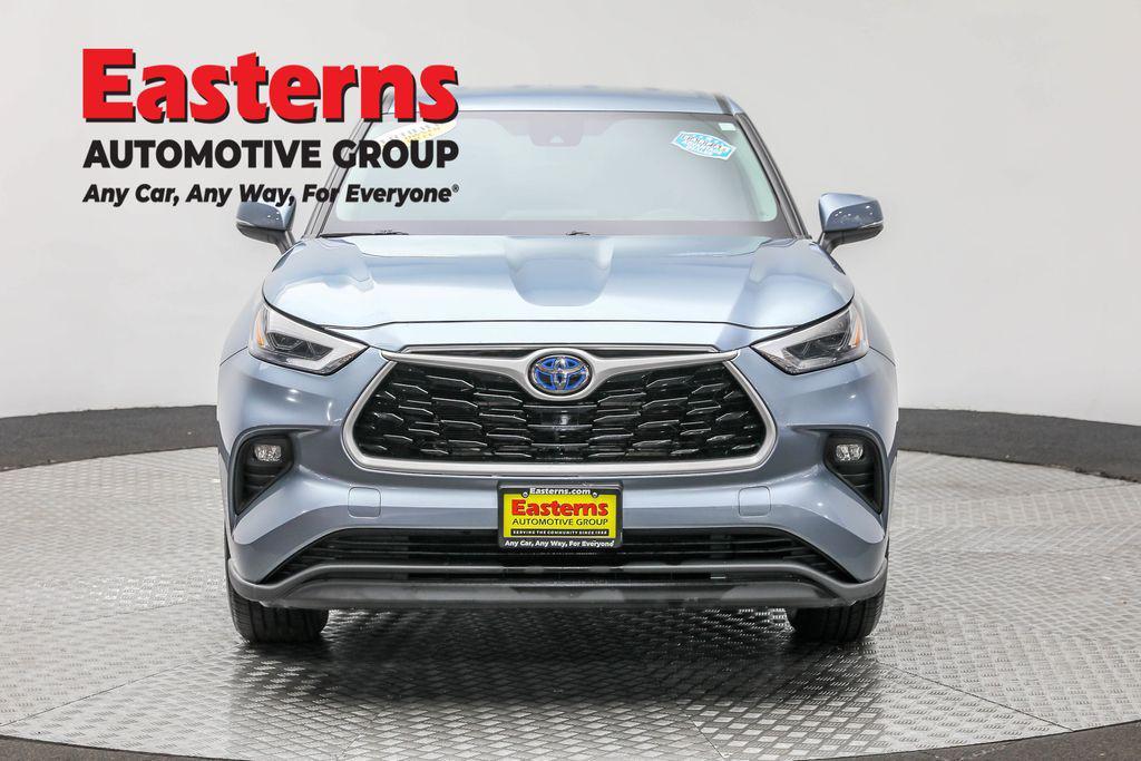 used 2023 Toyota Highlander Hybrid car, priced at $24,950