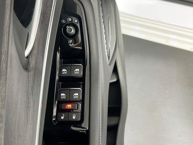 used 2023 Jeep Grand Cherokee car, priced at $39,595