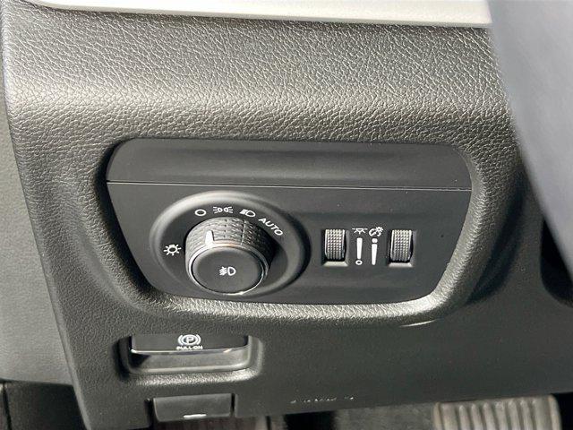 used 2023 Jeep Grand Cherokee car, priced at $32,204