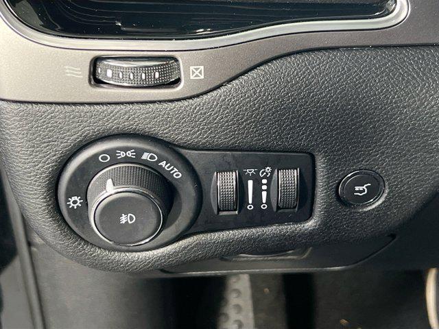 used 2022 Jeep Cherokee car, priced at $23,019