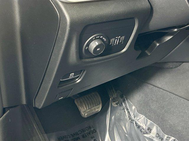 used 2023 Jeep Grand Cherokee car, priced at $33,895